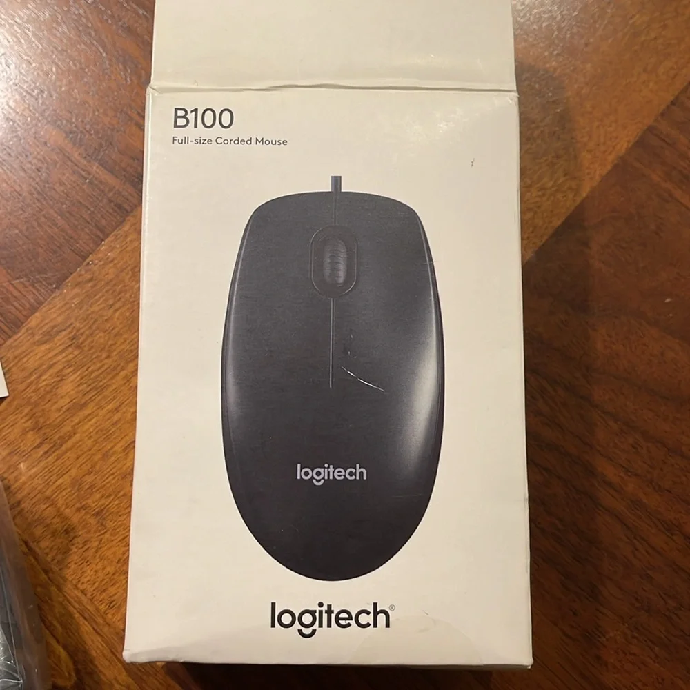 NEVER USED LOGITECH B100 FULL SIZED CORDED MOUSE